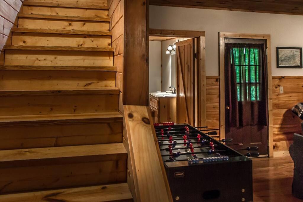 Вілла Holly Tree Hideaway - Semi Secluded Mtn Setting Сев'єрвілл Екстер'єр фото