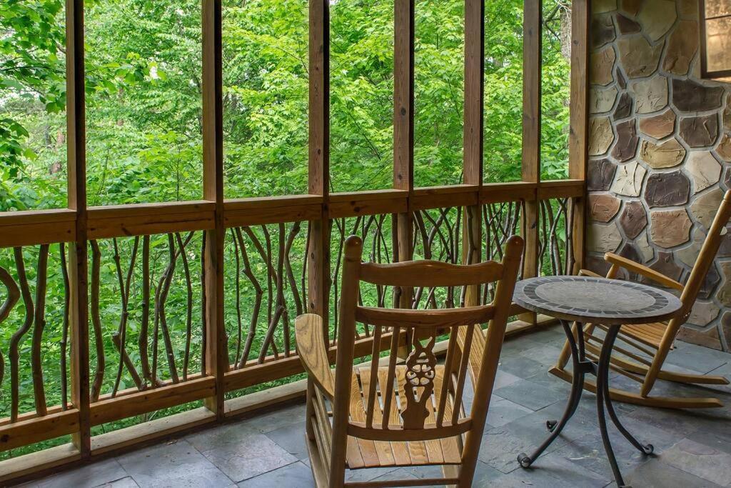 Вілла Holly Tree Hideaway - Semi Secluded Mtn Setting Сев'єрвілл Екстер'єр фото